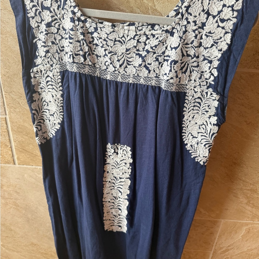 J.Marie size M cap sleeve embroidered dress